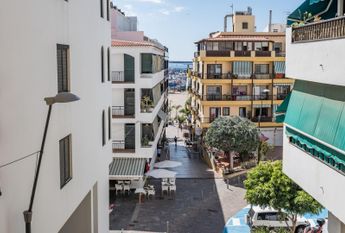 ALQUILER TEMPORAL EN LOS CRISTIANOS. DISPONIBLE ÚNICAMENTE LOS MESES DE MARZO A SEPTIEMBRE – 0067-03995