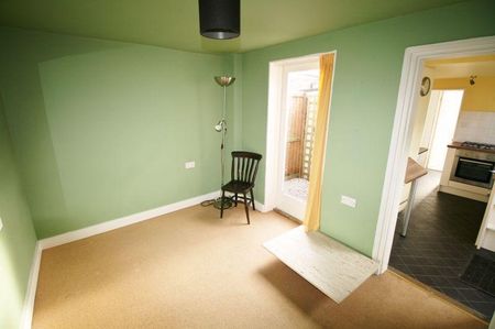 2 bedroom terraced house to rent - Photo 2