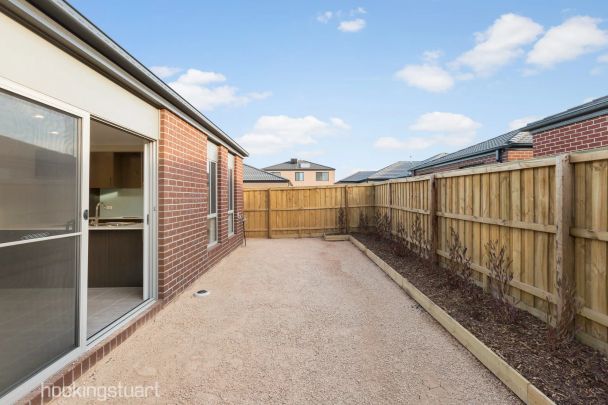 9 Magellan Crescent, - Photo 1