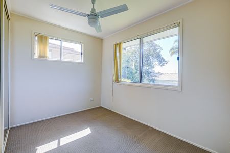 48 St Johns Way, Boronia Heights QLD 4124 - House For Rent | Domain - Photo 2