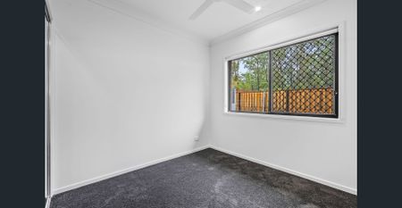 The Ideal Unit with a Yard! - Photo 2