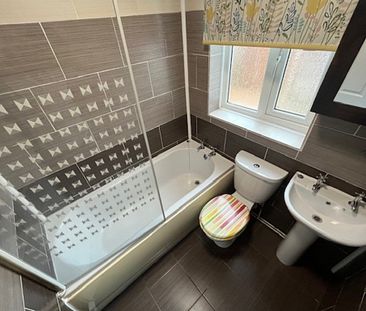 Victoria Parade, Preston - Photo 5