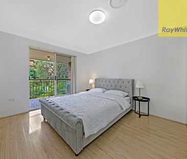 SUN-DRENCHED THREE BEDROOM UNIT IN PARRAMATTA CBD - Photo 4