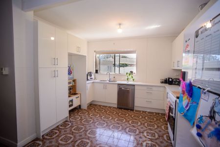 54 Hughes St North, Woodville - Photo 5