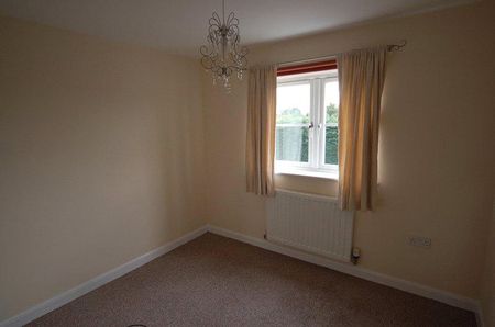 4 bedroom detached house to rent - Photo 3