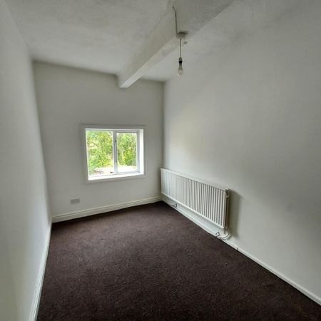 1 bedroom in a flat share to rent - Photo 2