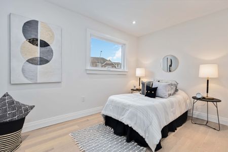 For Lease - 14 Heber Down Crescent, Whitby, Ontario - Photo 4