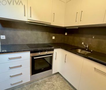 Beautiful old house apartment with a lot of character and great views - Photo 3