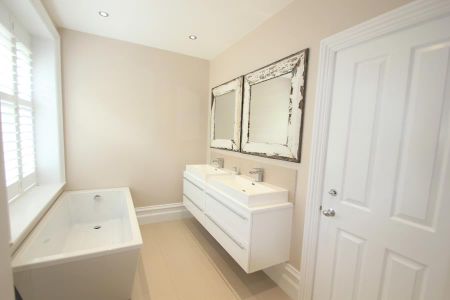 Sandy Lane, Woking, Surrey, GU22 - Photo 2