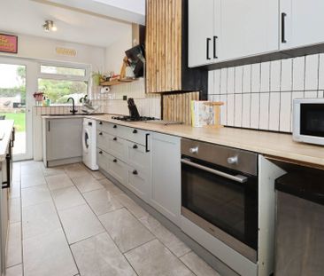 Thornleigh Avenue, Eastham - Photo 6