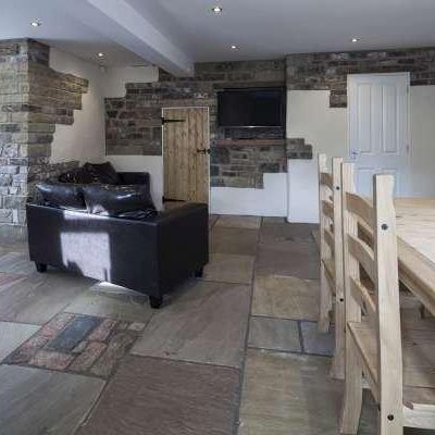 4 bedroom semi-detached house to rent - Photo 1