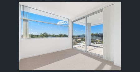 Modern comfort and convenience in the heart of Gordon - Photo 4