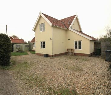 4 bedroom detached house to rent - Photo 3