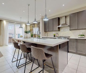 Detached Home For Lease | W9031533 - Photo 1