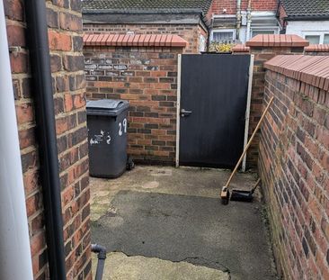 2 Bed Terraced House, Hafton Road, M7 - Photo 5