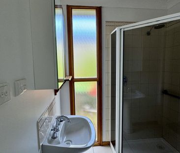 Three Bedroom House with Great Shed - Photo 5