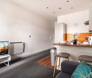 High Street - Photo 4