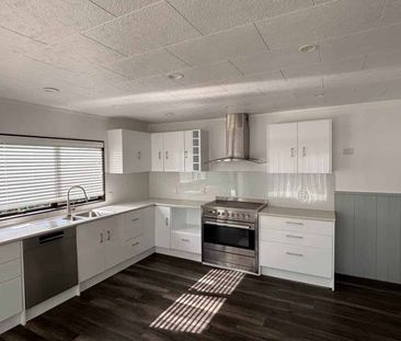 Ideal Location - Photo 3