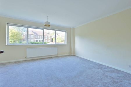 4 bedroom detached house to rent - Photo 5