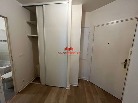 Location Appartement 1 pièce 31m² - Photo 2