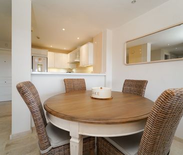 Middle Floor Apartment in Elviria - Photo 2