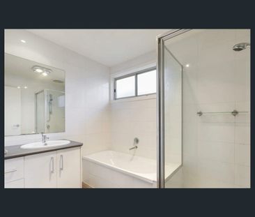 4 Rainier Avenue, Dromana, Vic 3936 - Photo 3