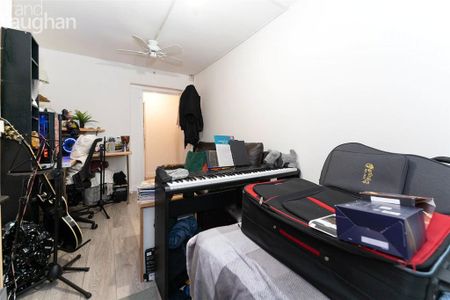 3 bedroom flat to rent - Photo 4