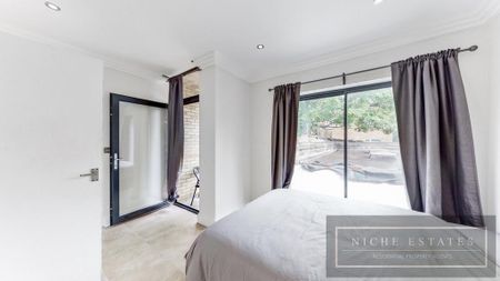 4 bedroom mews to rent - Photo 3