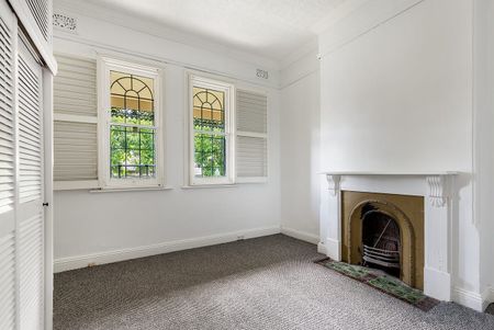 39 Hopetoun Street, Camperdown NSW 2050 - House For Rent | Domain - Photo 2