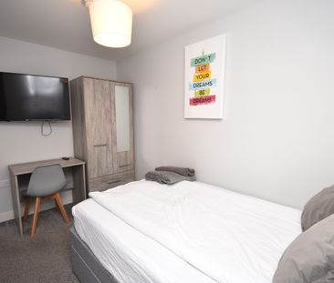 1 bedroom house to rent Chaucer Drive, Aylesbury, Buckinghamshire, ... - Photo 3