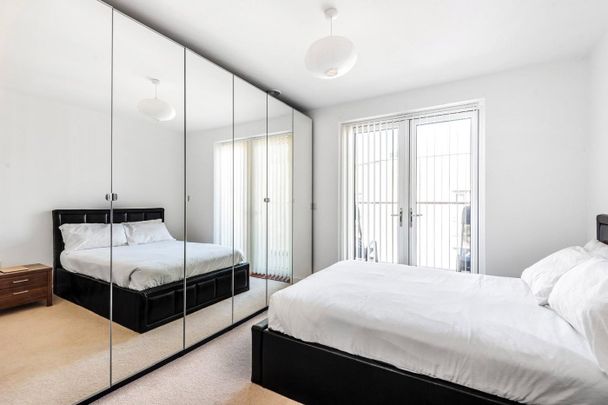 16, Trobridge Parade, Grahame Park Way, London, NW9 - Photo 1