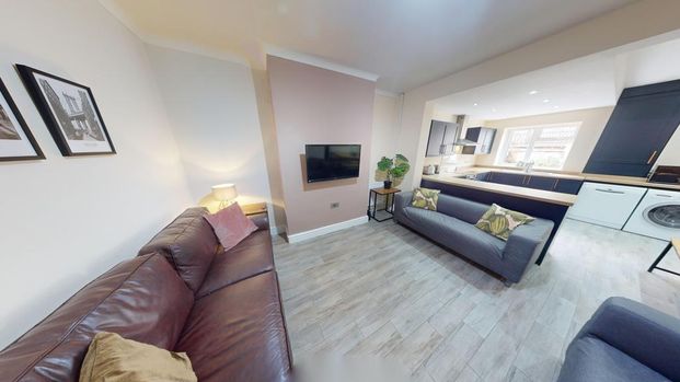 6 bedroom terraced house to rent - Photo 1