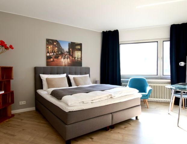 Mitten in der City - Apartment mit Balkon Nähe Barbarossaplatz - Photo 1