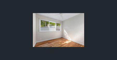 Modern One Bedroom Coastal Retreat With Private Yard - Photo 3