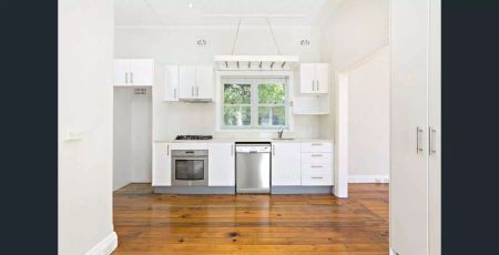 70 Palace Street, Petersham - Photo 5