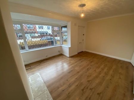 2 Bed Terraced House, Longroyd Street North, LS11 - Photo 4