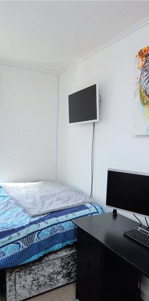 Newhaven Road, London, SE25 - Photo 1