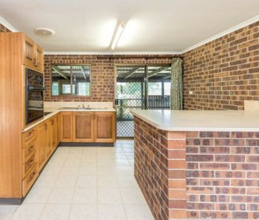 THE PERFECT BLEND OF SPACE, COMFORT & COASTAL LIFESTYLE - Photo 4