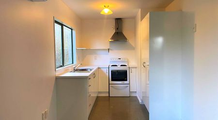 Newly renovated - 3 Bedroom Home - Photo 5