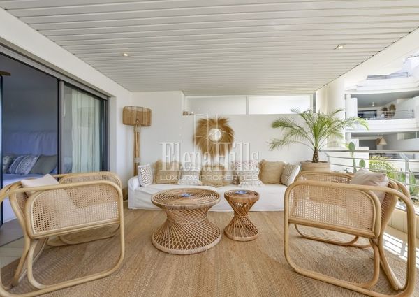 Apartment on the beachfront in a luxury residential in Mascarat, Altea, Alicante