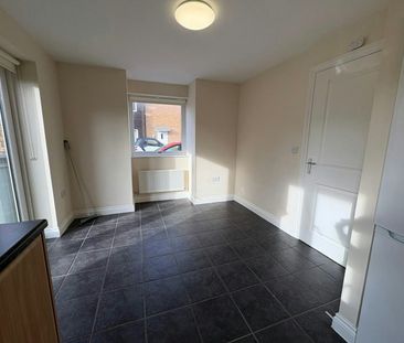 Town house to rent on - Photo 3