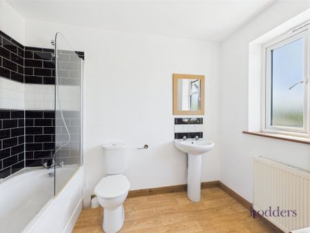 1 bedroom in a house share to rent - Photo 5