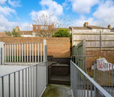 2 bedroom maisonette to rent - Photo 6