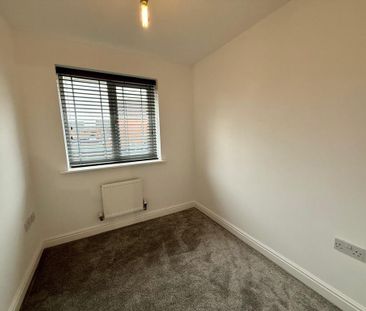 3 bedroom semi-detached house to rent - Photo 3