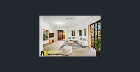 Spacious 2 bedroom 1 bathroom with lock up garage available for rent - Photo 3