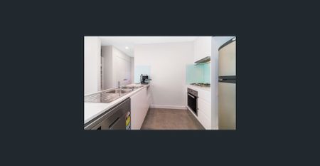 Class and Luxury - Photo 3