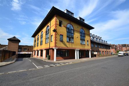 2 bedroom flat to rent - Photo 2