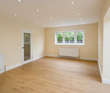 4 bedroom semi-detached bungalow to rent - Photo 1