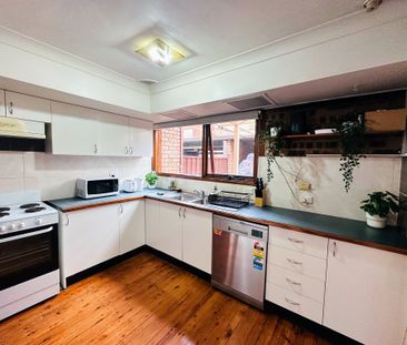 Strathfield South - Photo 5