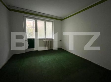 Apartament cu 2 camere, nemobilat, semidecomandat, etaj 1, Nanterre - Photo 4